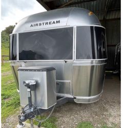 2005 Airstream 