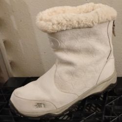 The North Face Women's Boot- Brand New