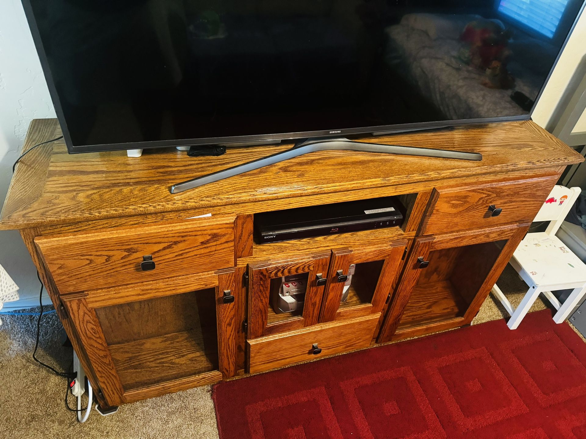 Entertainment center