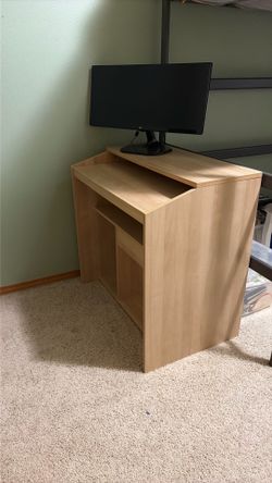 Desk 31” Wide x 20”Deep x 31” High