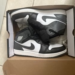 AIR JORDAN 1 MID BLACK/IRON GREY-WHITE