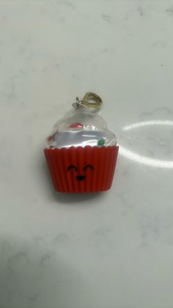 Bath and body Works Cupcake Hand Sanitizer Holder 