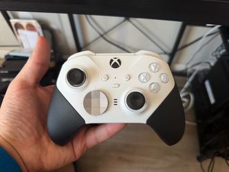 Xbox Elite Series 2 controller