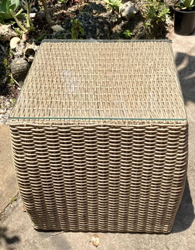 17” Outdoor Resin Wicker Side Table with Glass Top: 17”W x 17”D x 17.25”H