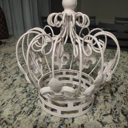 Metal Crown Decor 
