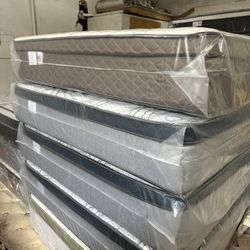 Queen Size Mattress Pillow Top 12”.     New Mattress.     All Sizes Available.     Same Day Delivery.   ☎️📲(213)71374-89