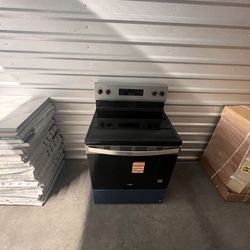 NEW Whirlpool Electric Stove