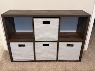 6 shelf display w/ 4 storage bins
