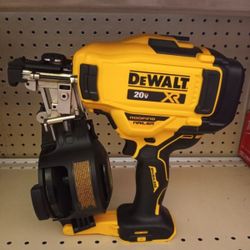 DEWALT 20V MAX XR BRUSHLESS ROOFING
NAILER. TOOL ONLY