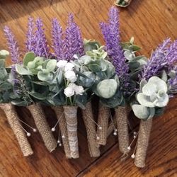 8 Groomsmen Boutonnieres 1 Grooms Boutonniere 
