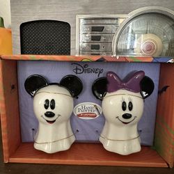 Mickey And Minnie 