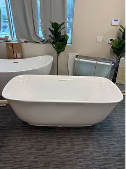 67” Freestanding Bathtub