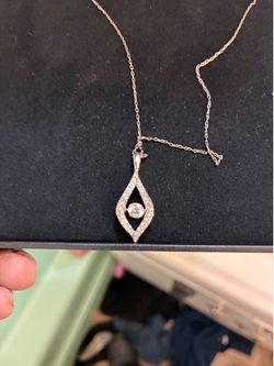 Dancing diamond necklace