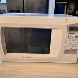  Microwave Oven - Daewoo KOR7L0EW 
