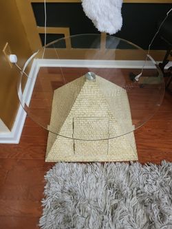 Pyramid Table With Removal Glass l Top 3ft Round Aproximately 3 Ft Tall