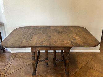 Dining room table
