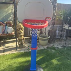 Little Tikes Adjustable Basketball Hoop
