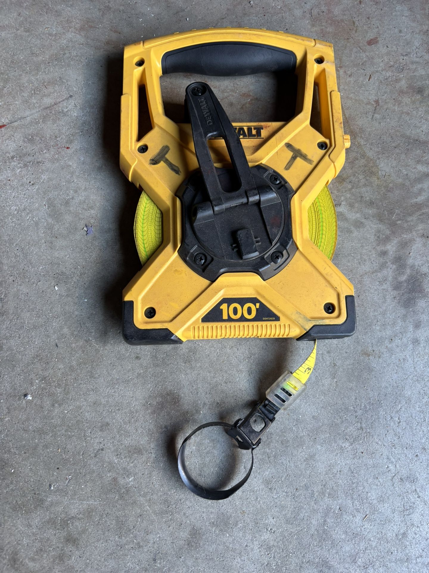 Construction tape measure