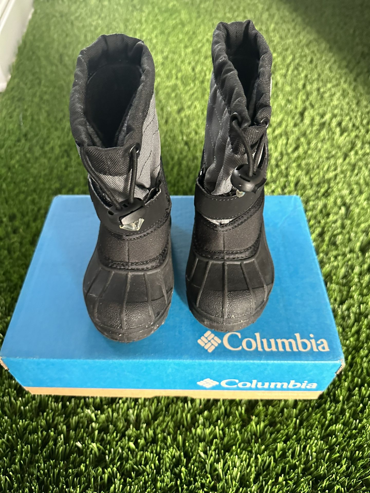 Columbia kids Snow Boots Size 8