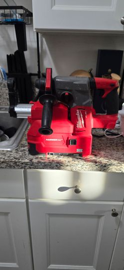 Milwaukee Fuel SDS Hammer Drill + Vac