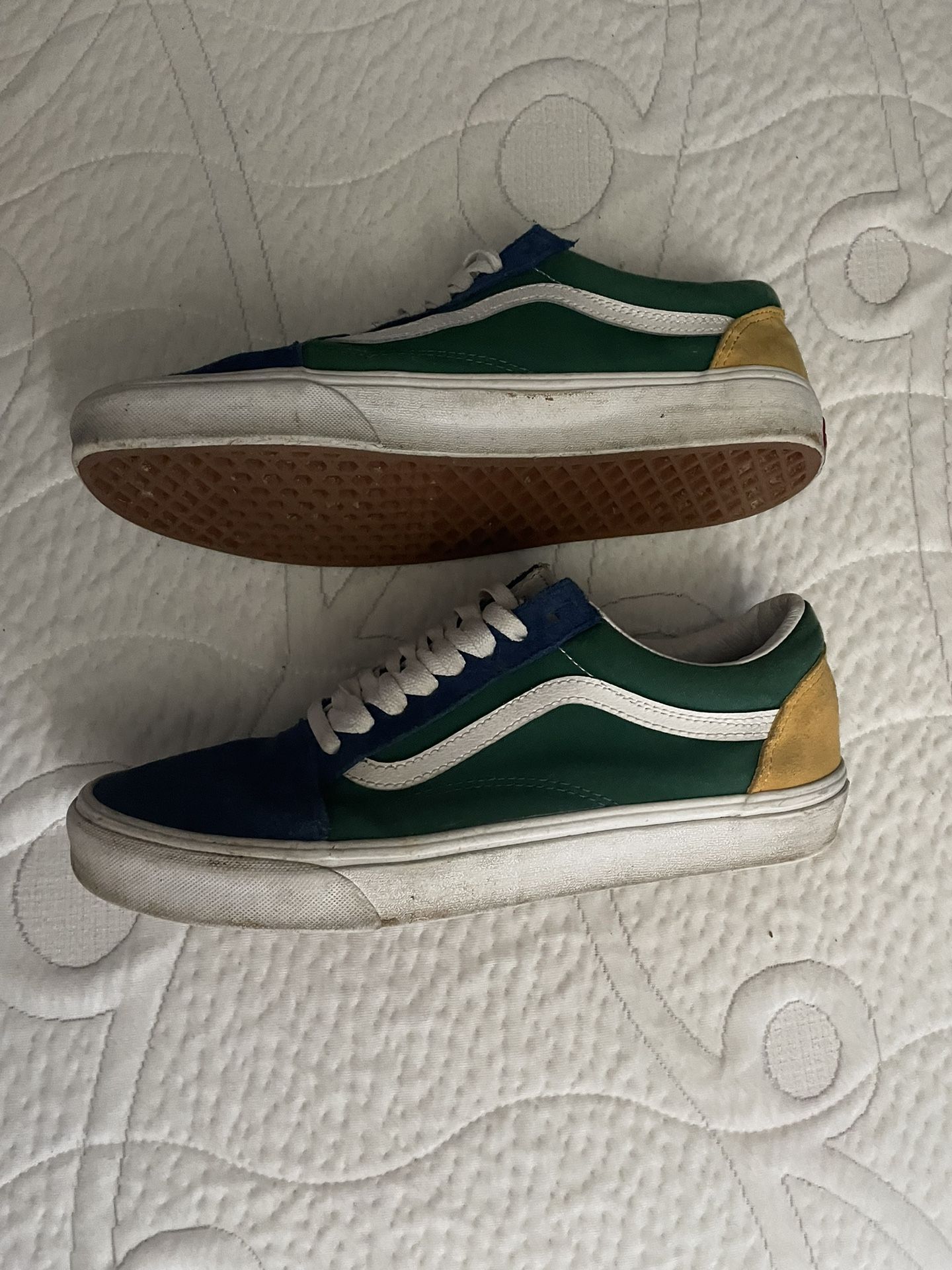 OLD SKOOL VANS YACHT CLUB