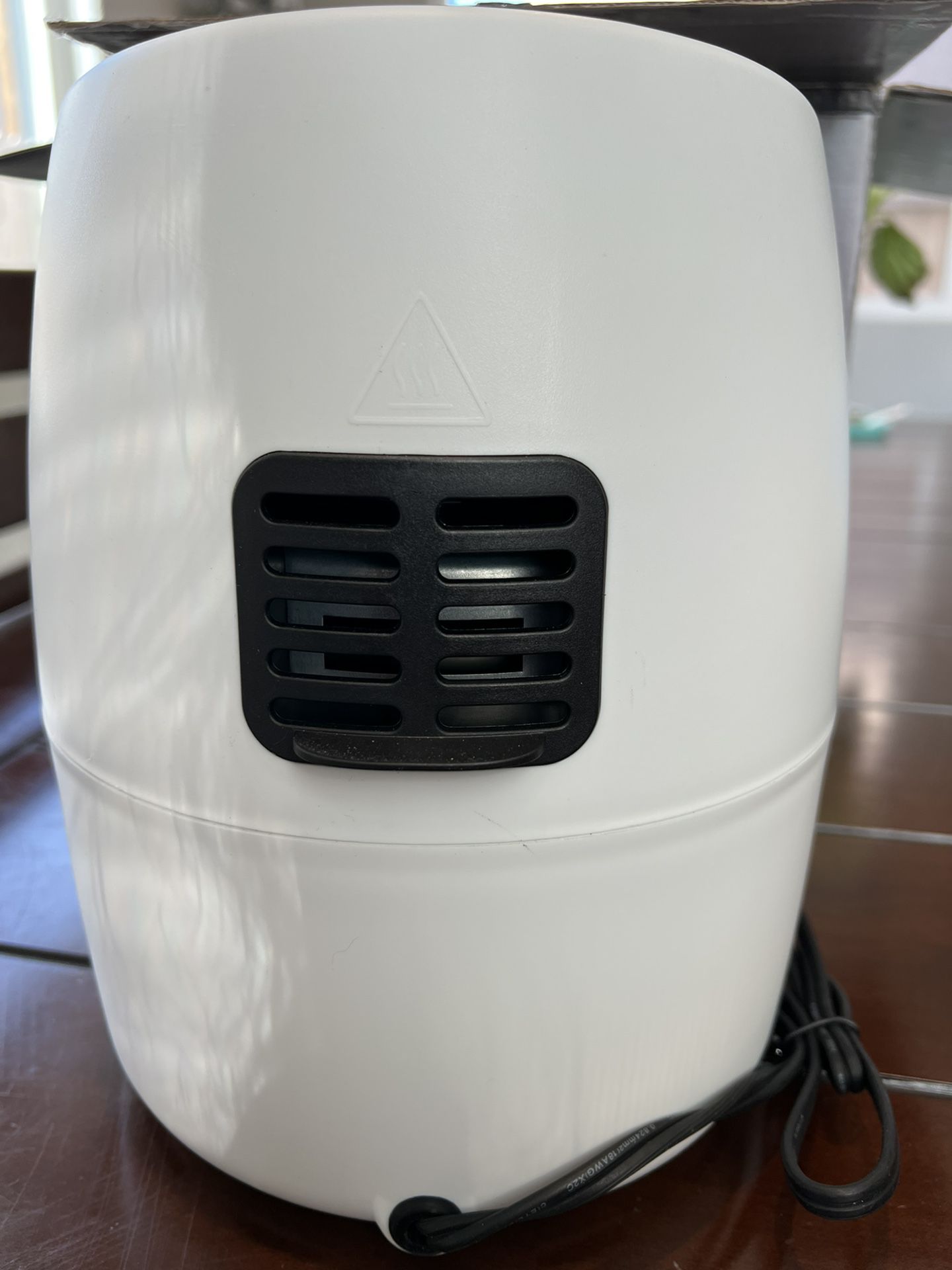 New Open Box Bella Pro Series 2qt Analog AirFryer in White for Sale in  Sanger, CA - OfferUp