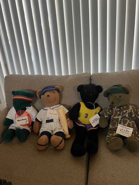4 VIB VINTAGE BEARS
