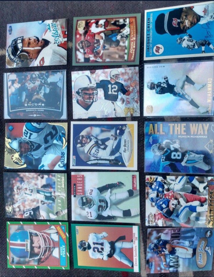 FOOTBALL CARDS for Sale in Fresno, CA OfferUp