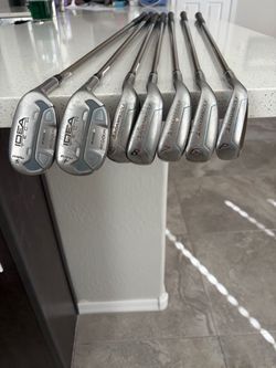 Women’s golf clubs