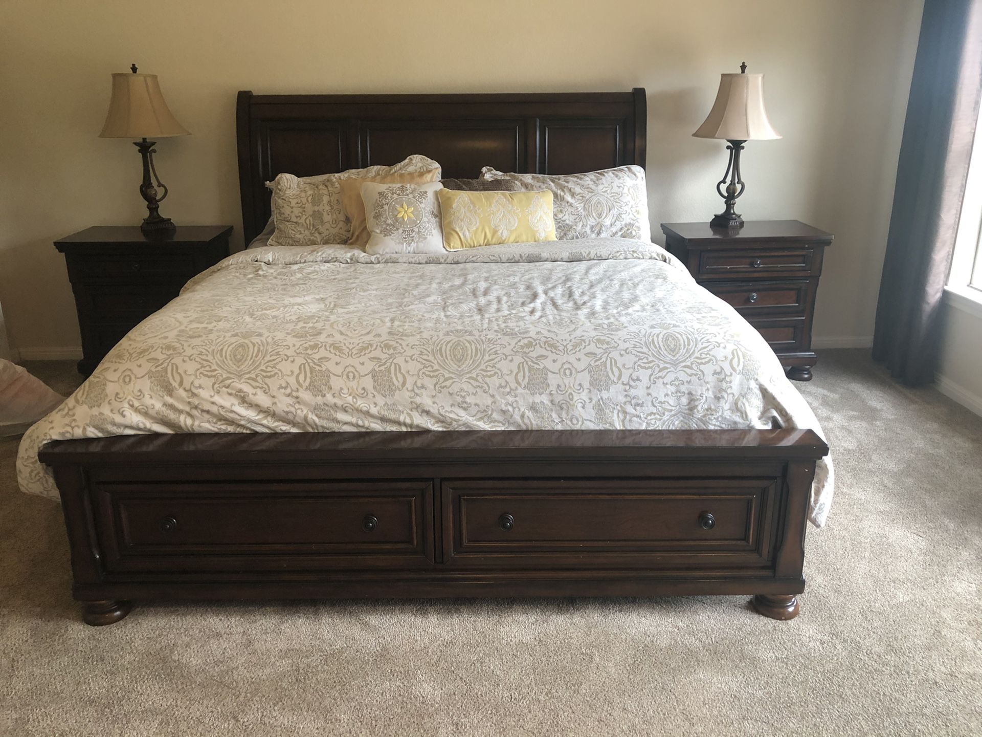 King Bedroom Furniture with Tempurpedic Mattress