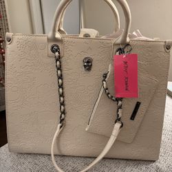 Betsey Johnson Skull Tote w/ Wristlet CHALK XOKIARA