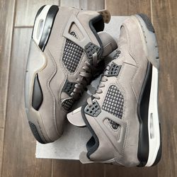 Air Jordan 4 “Cavestone” Size 9