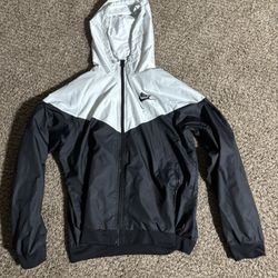 nike windrunner wind breaker 