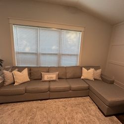 Sectional Couch 