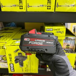 Milwaukee M18 18V Lithium-Ion REDLITHIUM FORGE XC 8.0 Ah Battery Pack