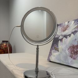 Lighted Makeup Mirror