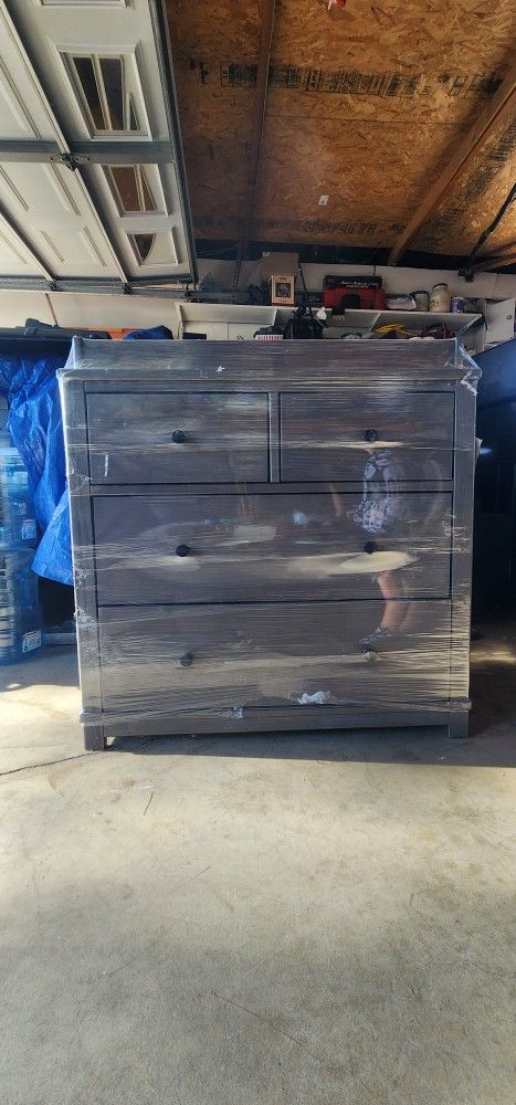 Dresser With Removable Changing Table