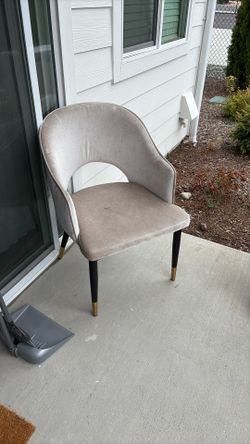 Velvet Chair