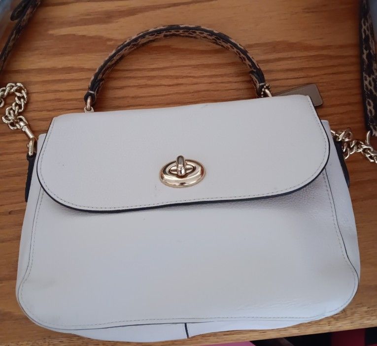 Nearly New Coach Purse With Gold Colored Hardware 