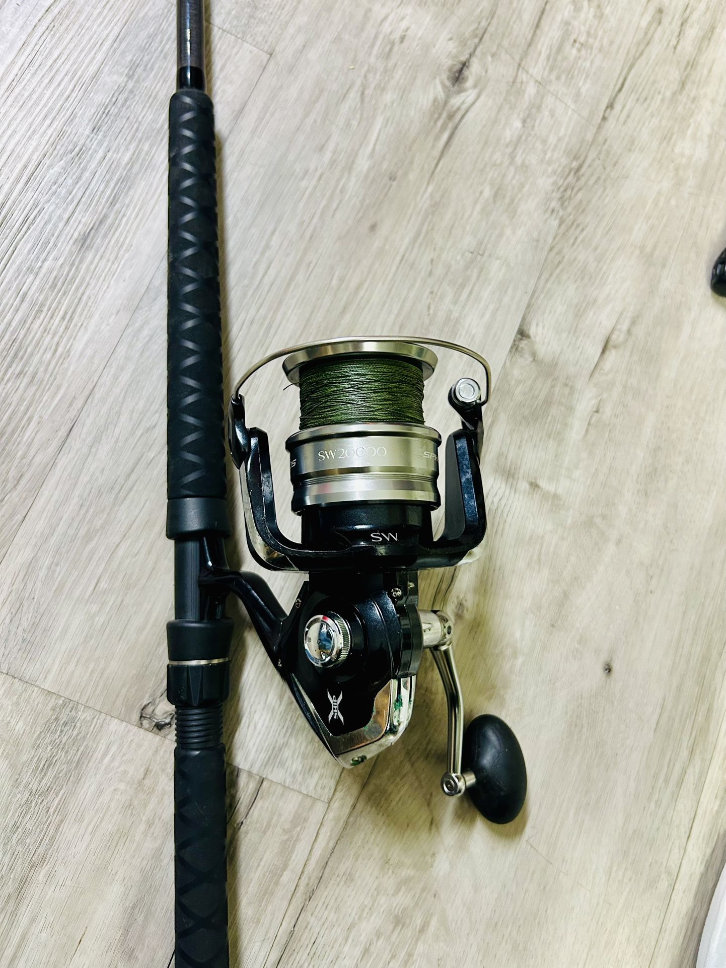 Graphite USA 8ft 30-50lb Fishing Rod With Shimano Spheros SW20000  Combo $280