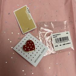NWT ⚜️♥️⚜️ Michael Kors Red Heart with golden mini hearts brooch pin