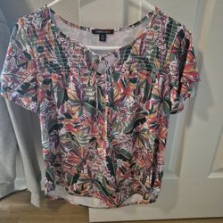 Woman Blouse Size Petite Medium 