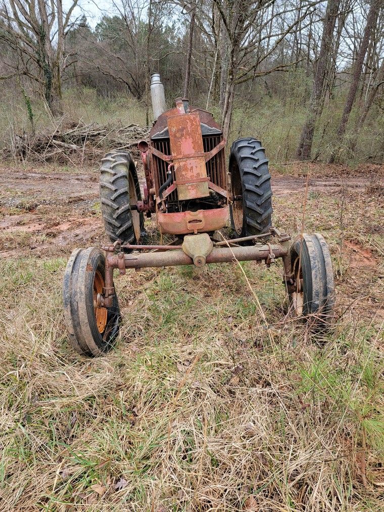 1985 Massey Ferguson Tractor