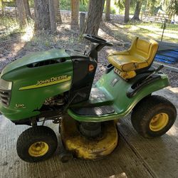 John Deere Riding Lawn Mower 