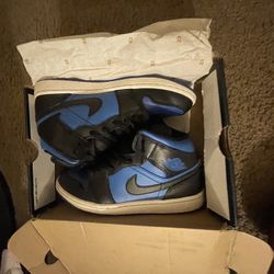 Jordan 1 Royal Mid Blue 