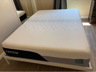 New (very lightly used)  Nectar Premier Memory Foam Mattress