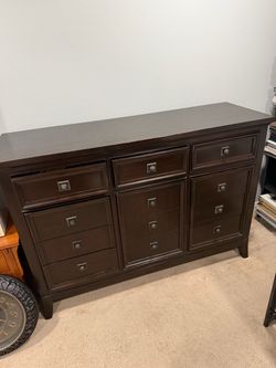 Dresser