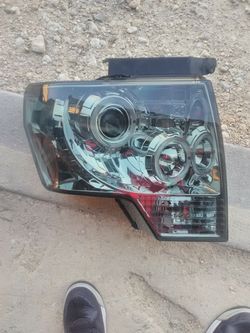 F 150 headlight only one???left one