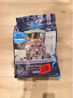 New Sealed Blue Buffalo Wilderness Chicken Adult Dry Cat Food, Grain-Free, 12 lb Real Chicken Fresh Exp 11/2027