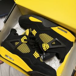 Jordan 4 Yellow Thunder 